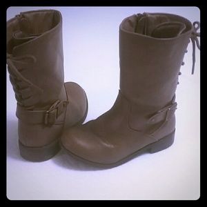 Mid-calf riding boots